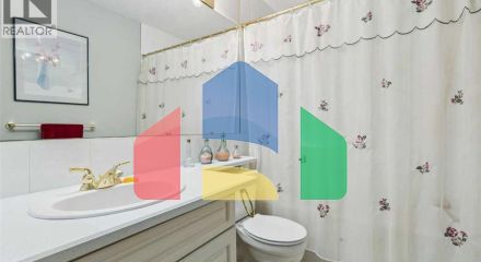 Residential - Single Family Home - Calgary, Canada - Canada