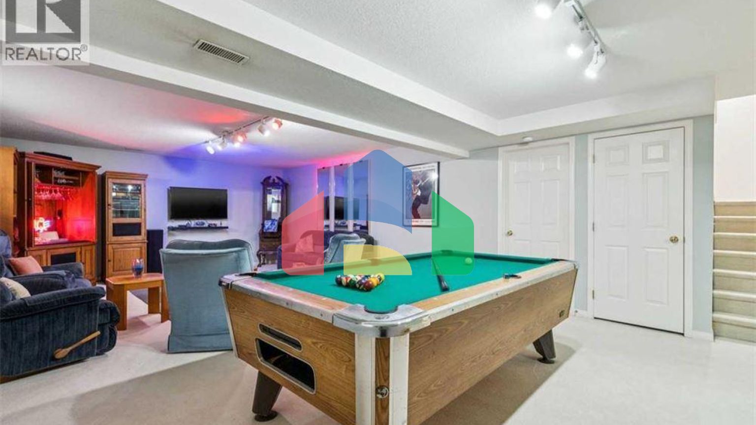 Residential - Single Family Home - Calgary, Canada - Canada