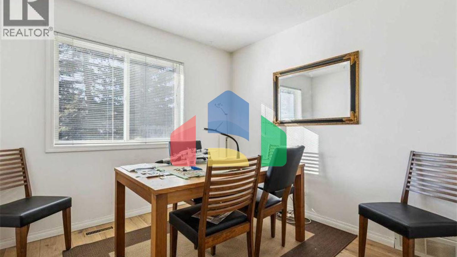 Residential - Single Family Home - Calgary, Canada - Canada