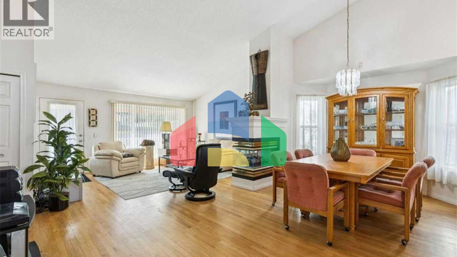 Residential - Single Family Home - Calgary, Canada - Canada