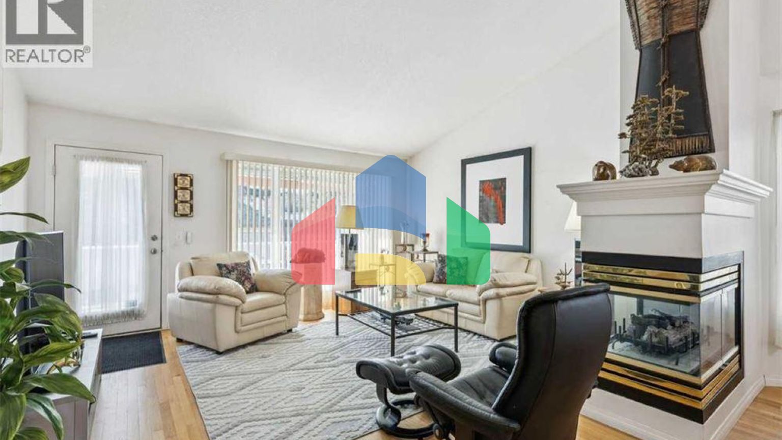 Residential - Single Family Home - Calgary, Canada - Canada