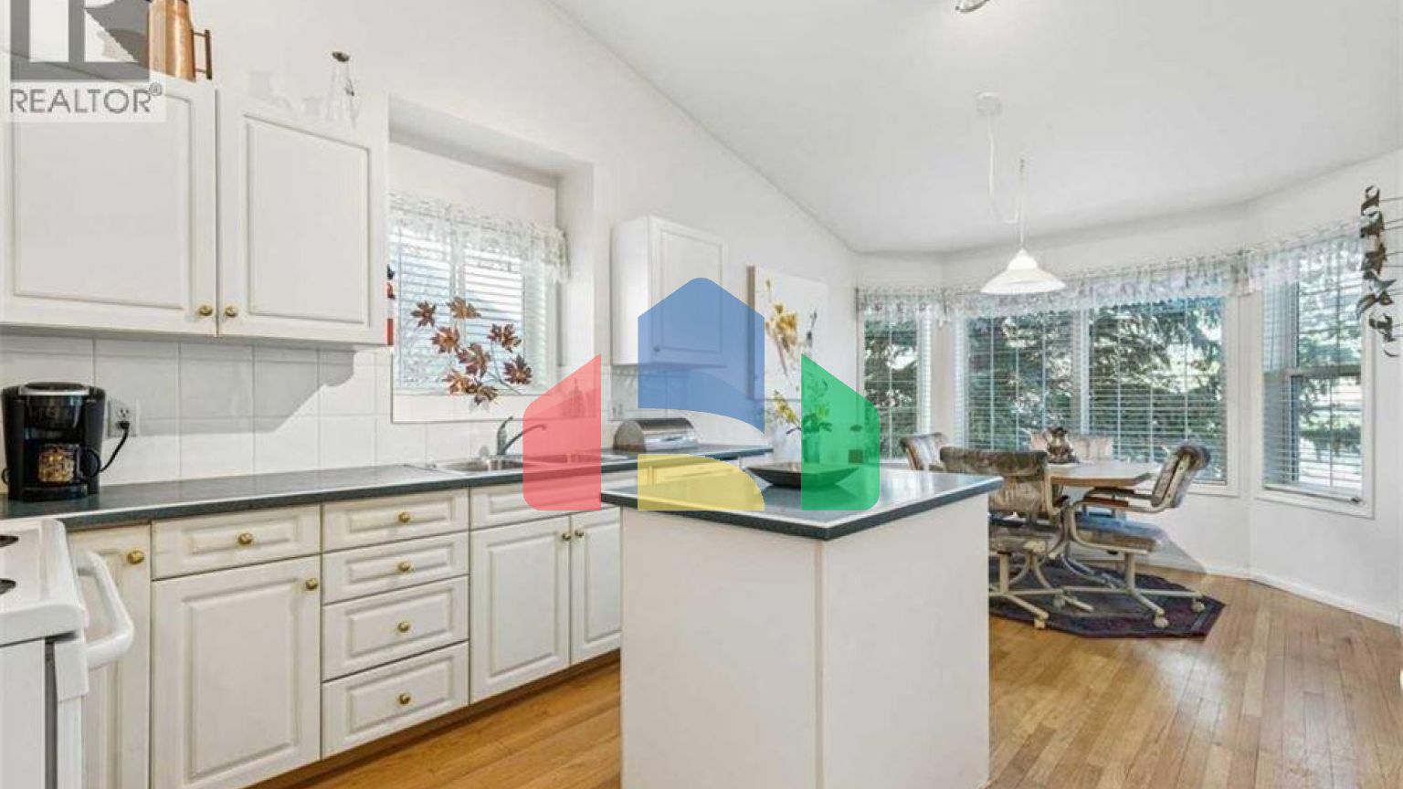 Residential - Single Family Home - Calgary, Canada - Canada