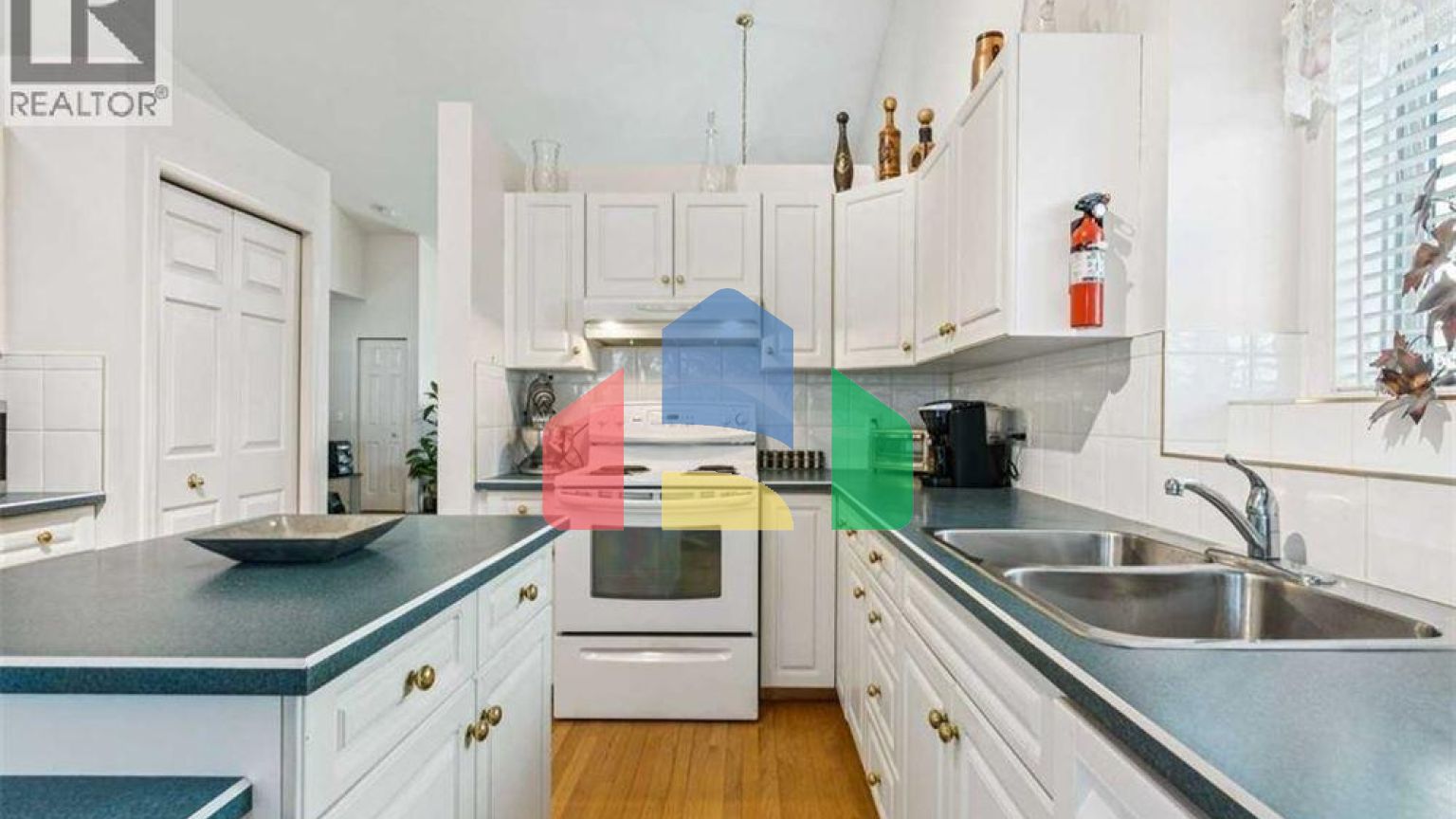 Residential - Single Family Home - Calgary, Canada - Canada