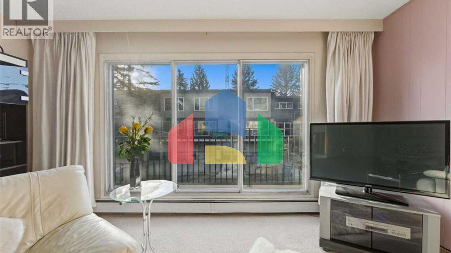 Residential - Townhouse - Calgary, Canada - Canada