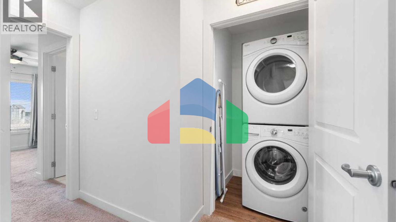 Residential - Single Family Home - Calgary, Canada - Canada