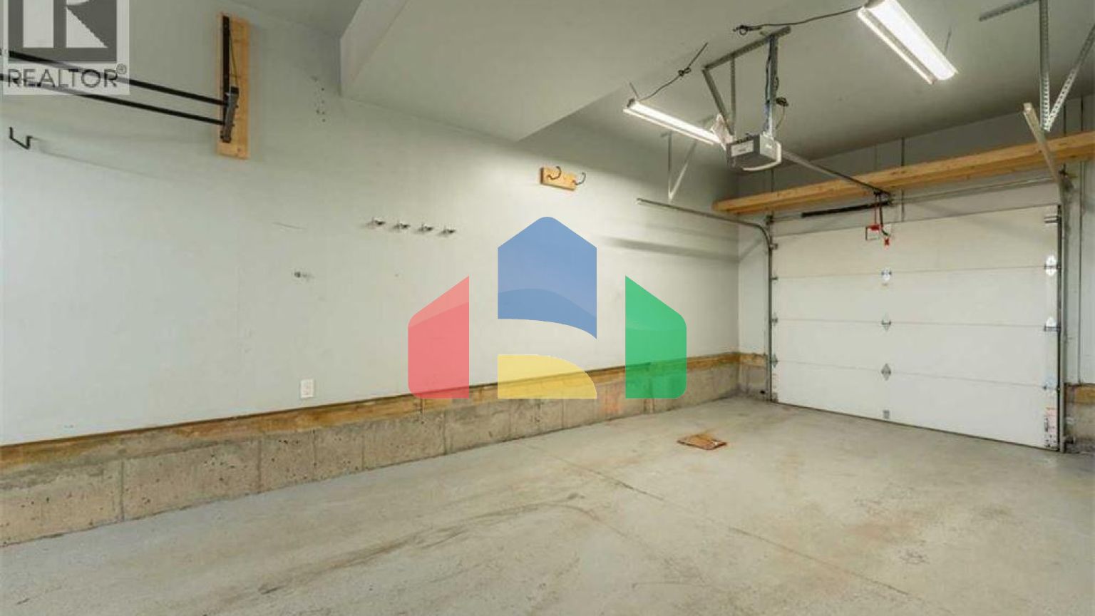 Residential - Single Family Home - Calgary, Canada - Canada