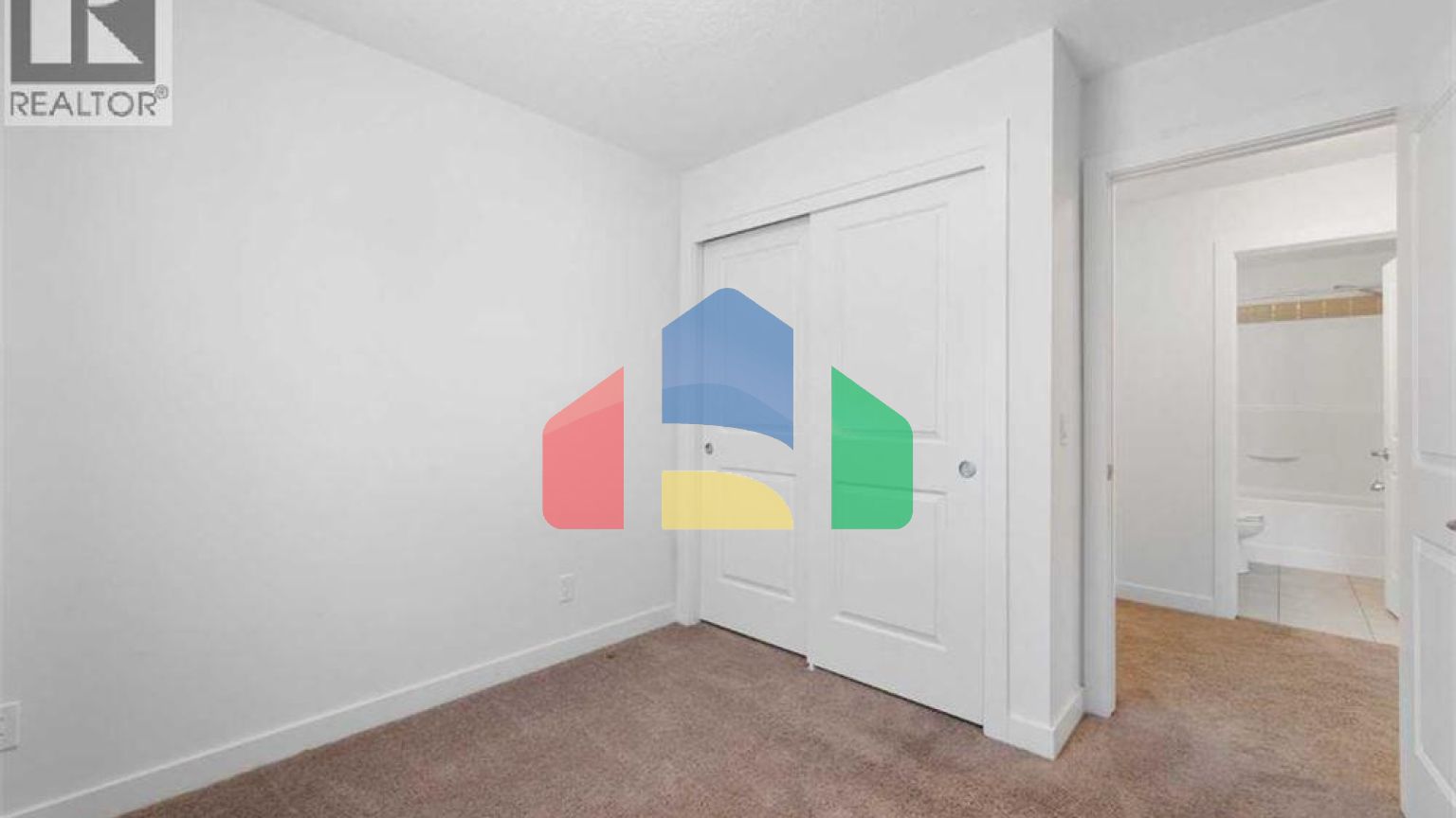 Residential - Single Family Home - Calgary, Canada - Canada