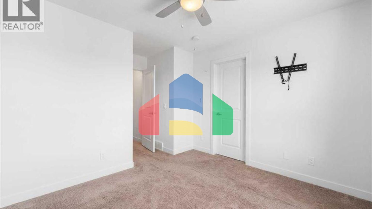 Residential - Single Family Home - Calgary, Canada - Canada