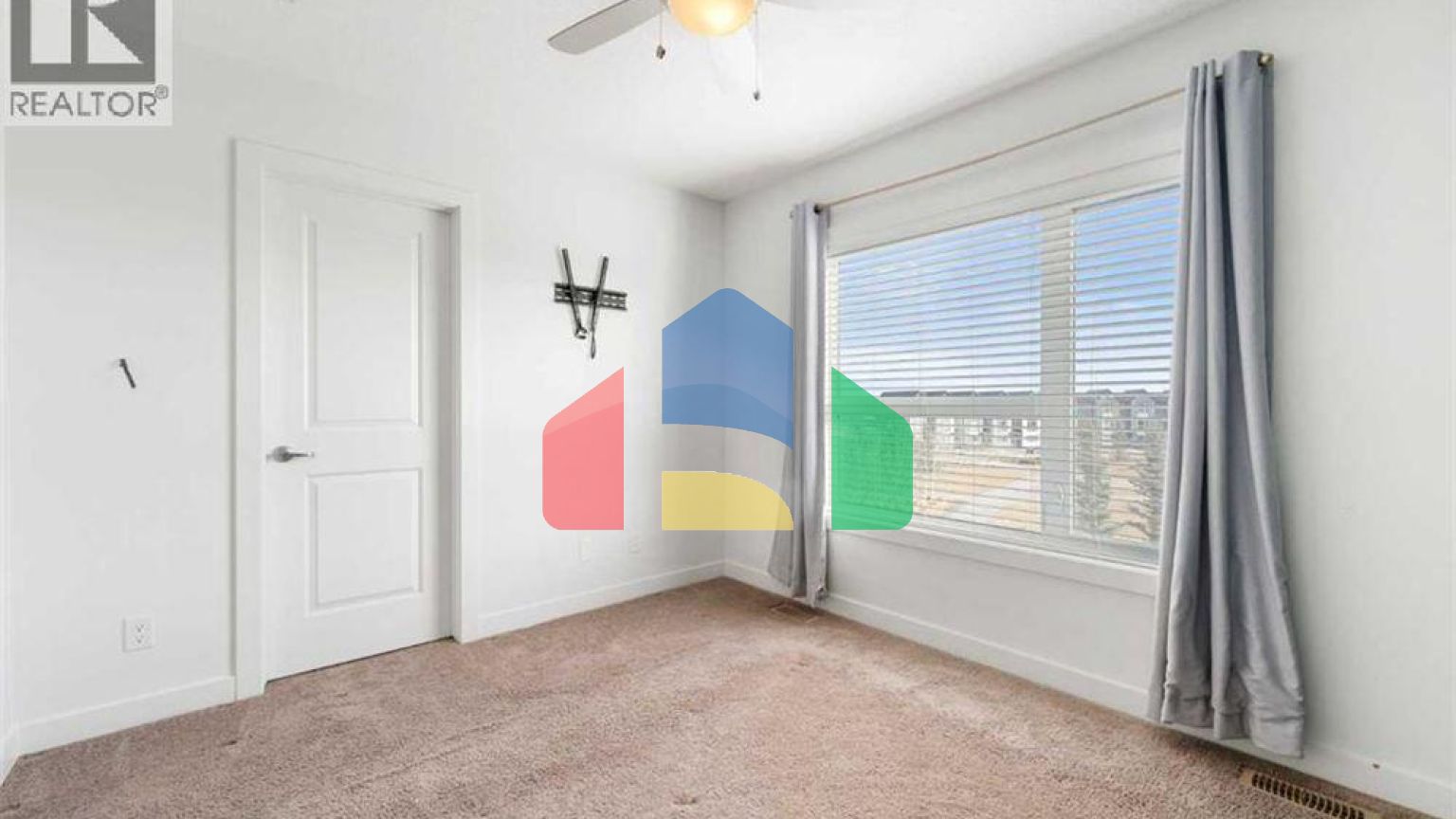 Residential - Single Family Home - Calgary, Canada - Canada