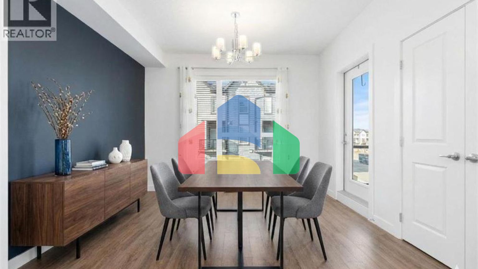 Residential - Single Family Home - Calgary, Canada - Canada