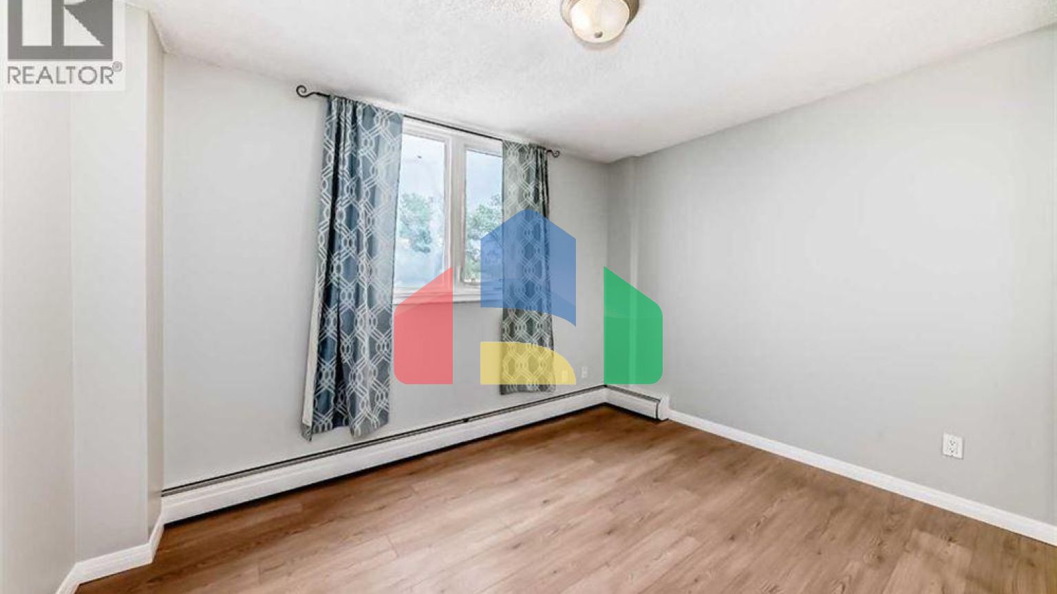 Residential - Single Family Home - Calgary, Canada - Canada