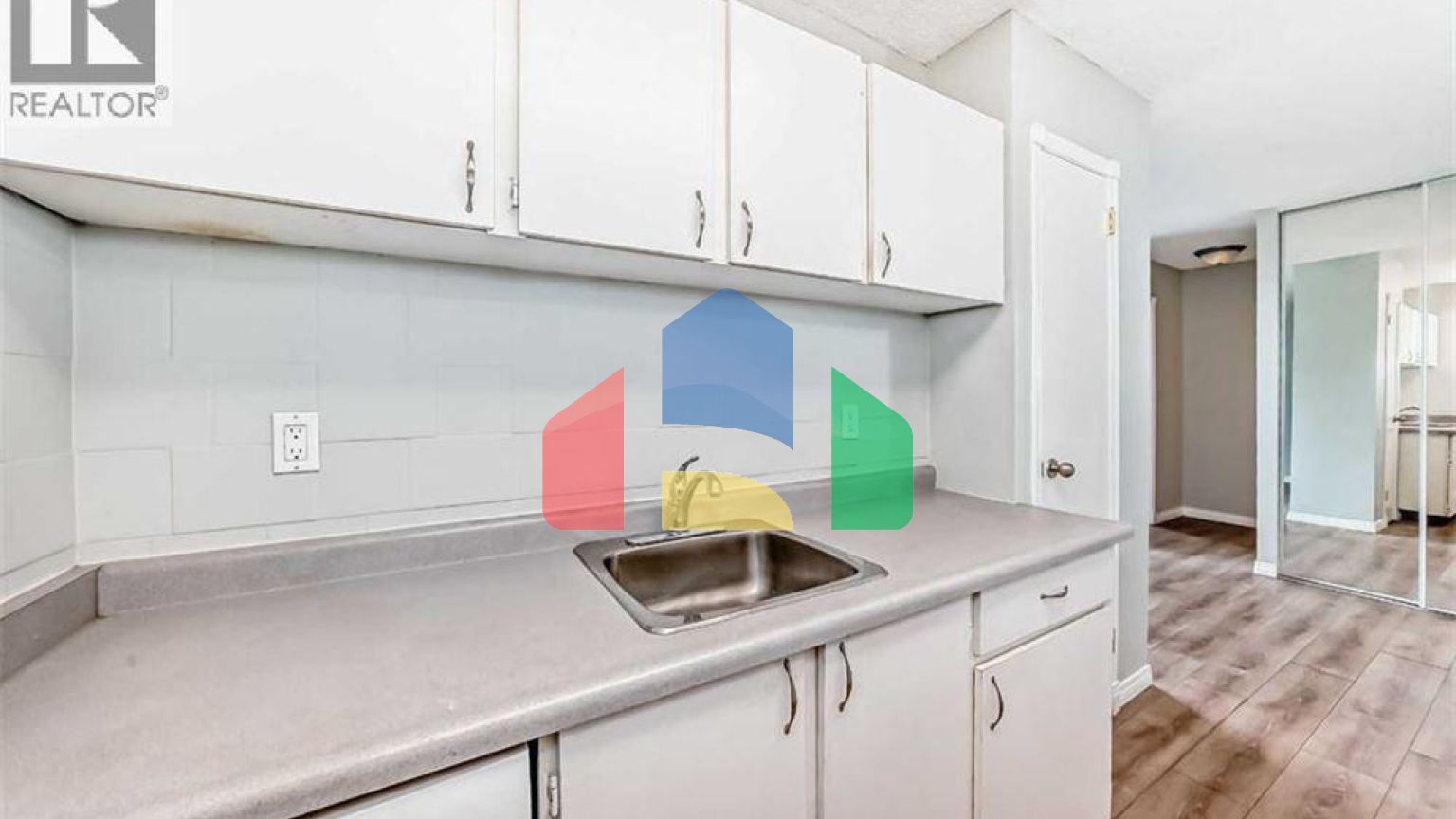 Residential - Single Family Home - Calgary, Canada - Canada