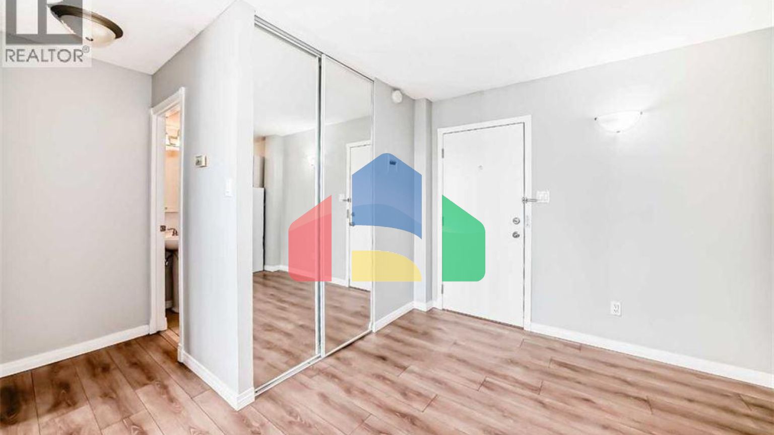 Residential - Single Family Home - Calgary, Canada - Canada