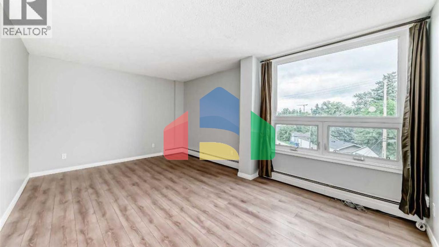 Residential - Single Family Home - Calgary, Canada - Canada