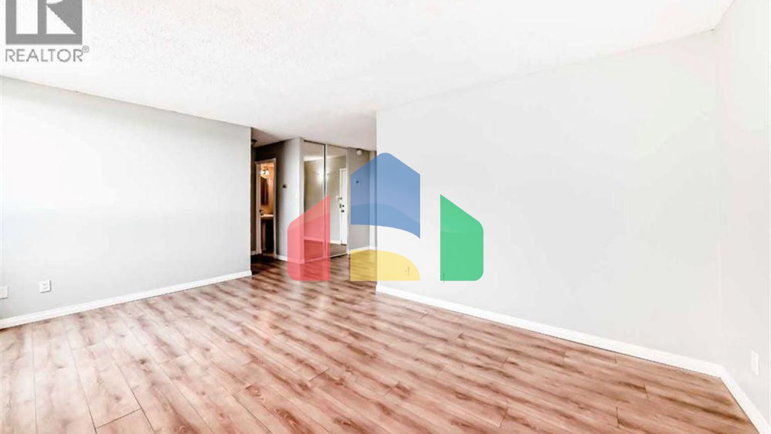 Residential - Single Family Home - Calgary, Canada - Canada