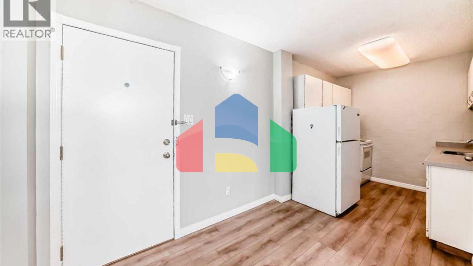 Residential - Single Family Home - Calgary, Canada - Canada