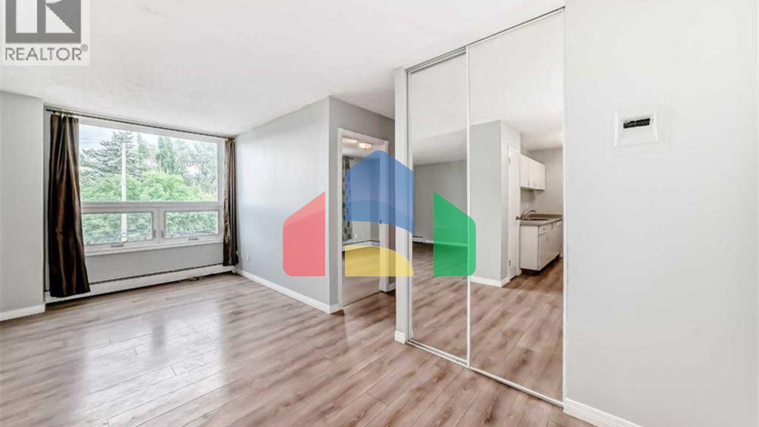 Residential - Single Family Home - Calgary, Canada - Canada