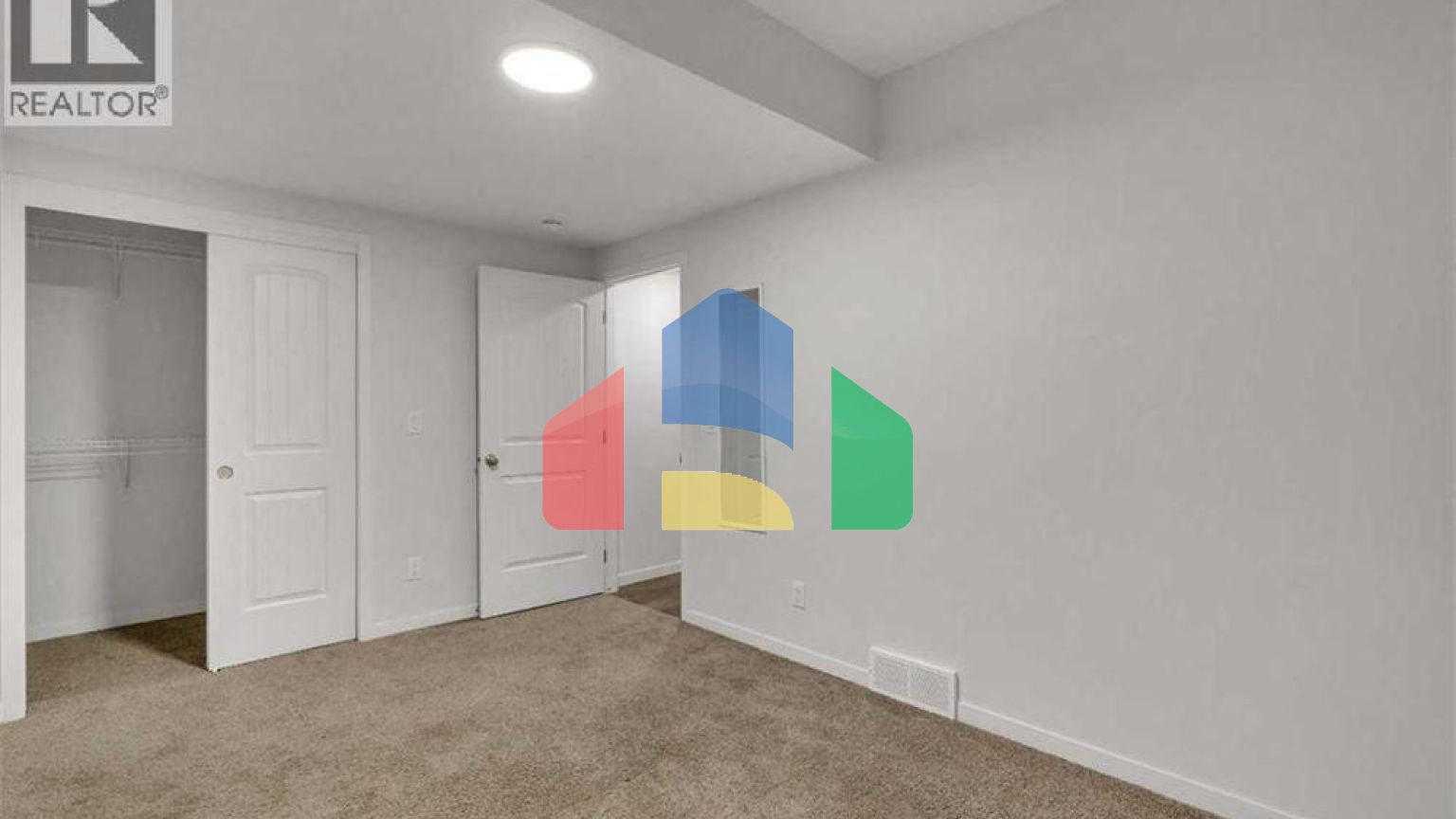 Residential - Single Family Home - Calgary, Canada - Canada