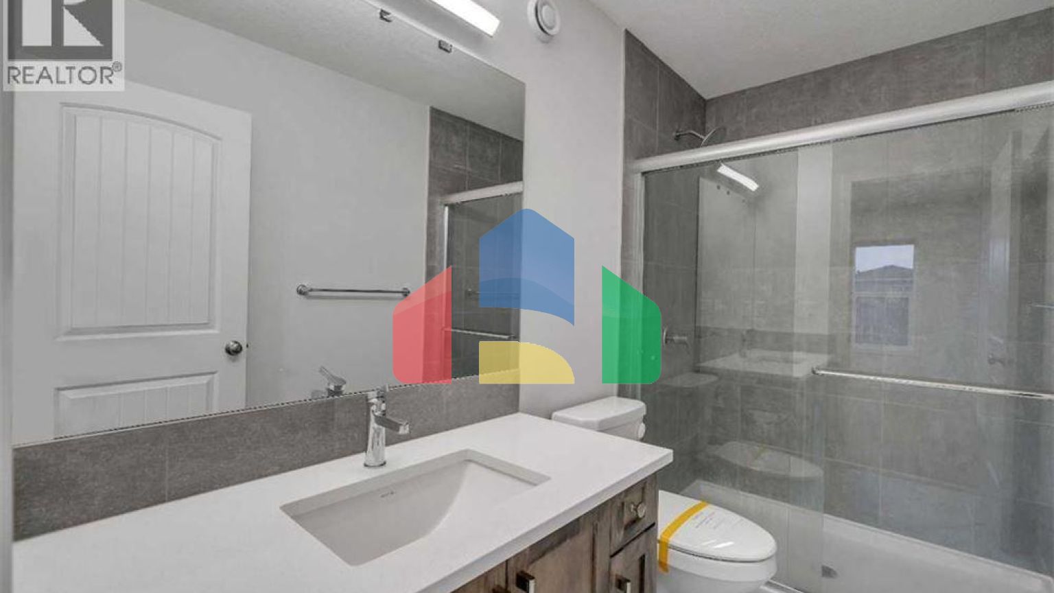 Residential - Single Family Home - Calgary, Canada - Canada