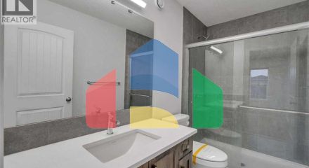 Residential - Single Family Home - Calgary, Canada - Canada