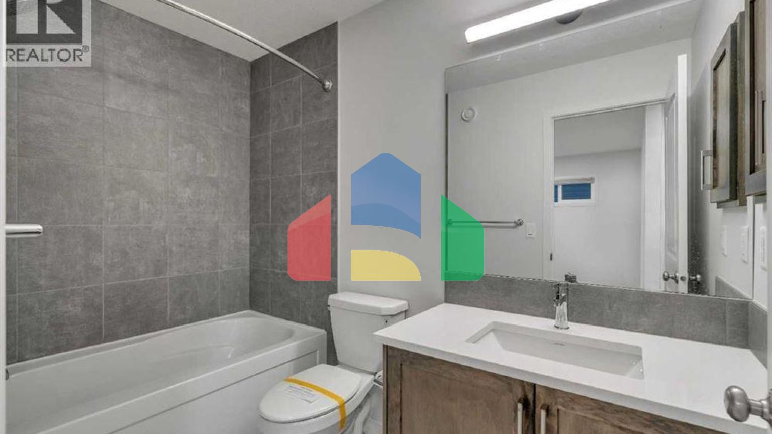 Residential - Single Family Home - Calgary, Canada - Canada