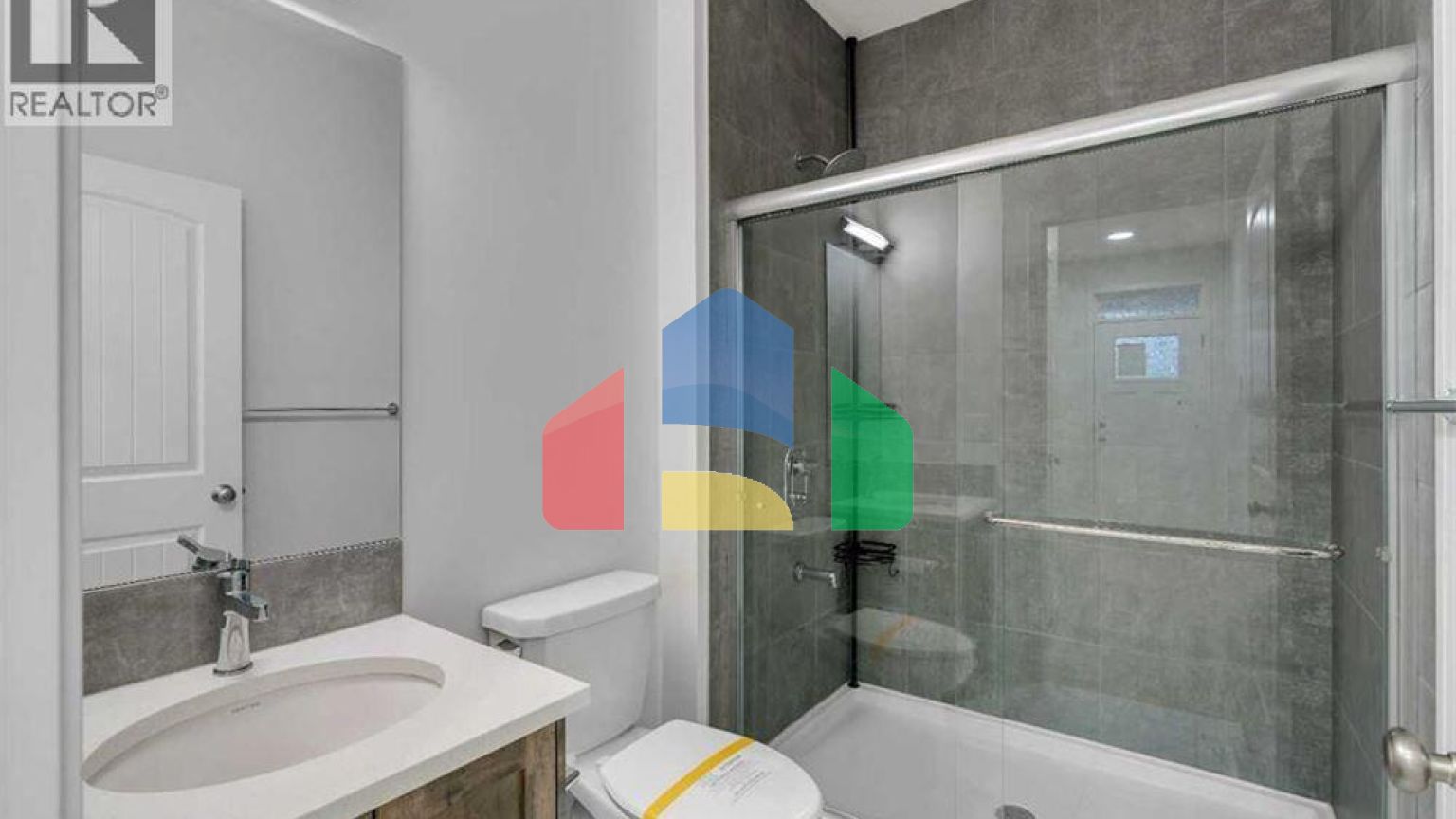 Residential - Single Family Home - Calgary, Canada - Canada