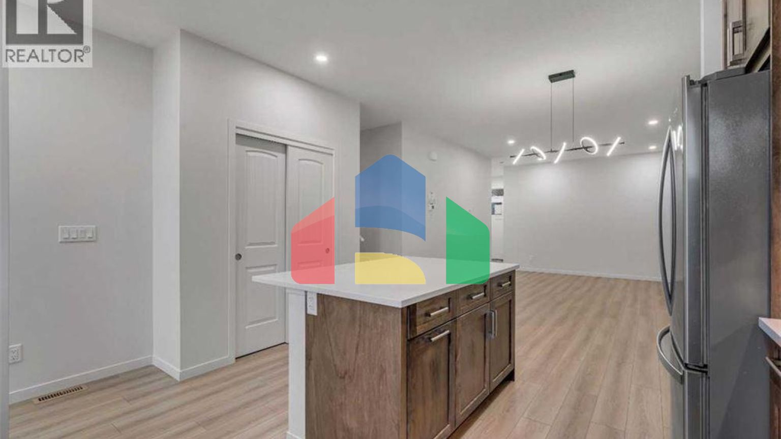 Residential - Single Family Home - Calgary, Canada - Canada