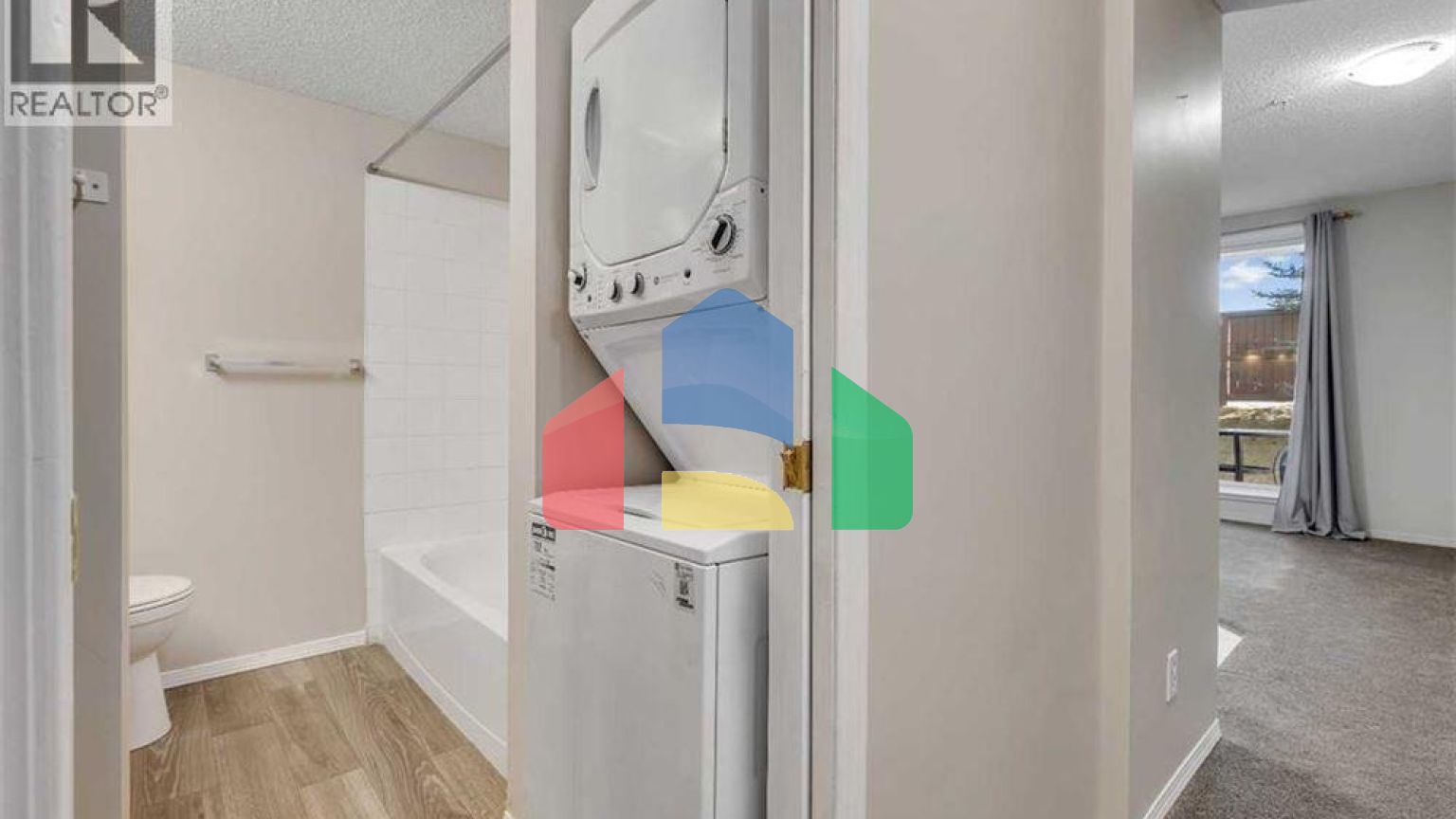 Residential - Single Family Home - Calgary, Canada - Canada