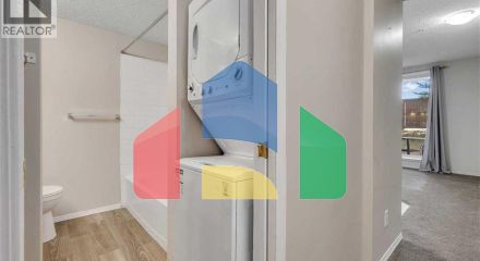 Residential - Single Family Home - Calgary, Canada - Canada