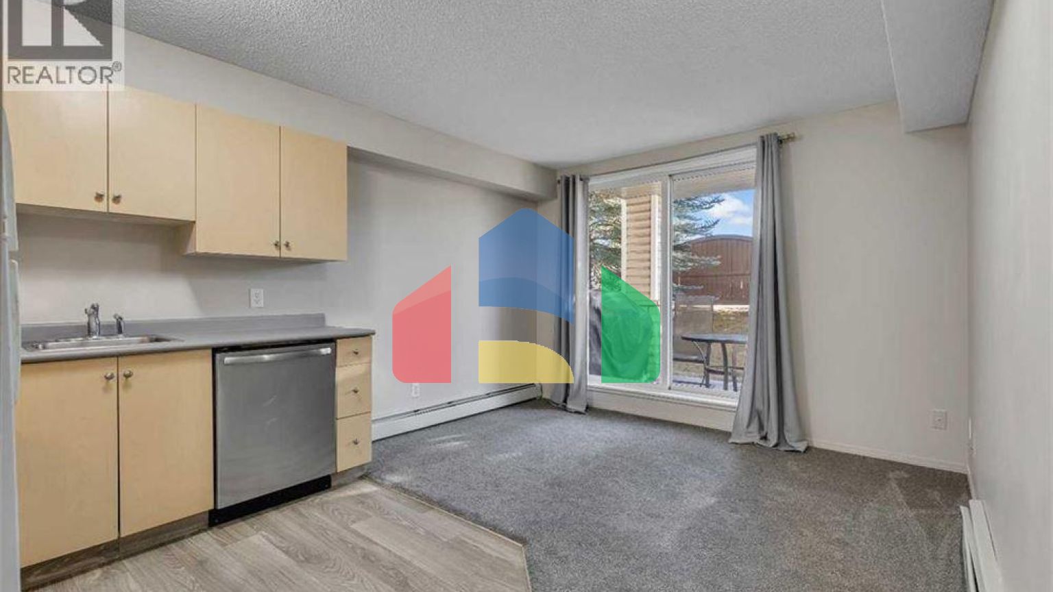 Residential - Single Family Home - Calgary, Canada - Canada