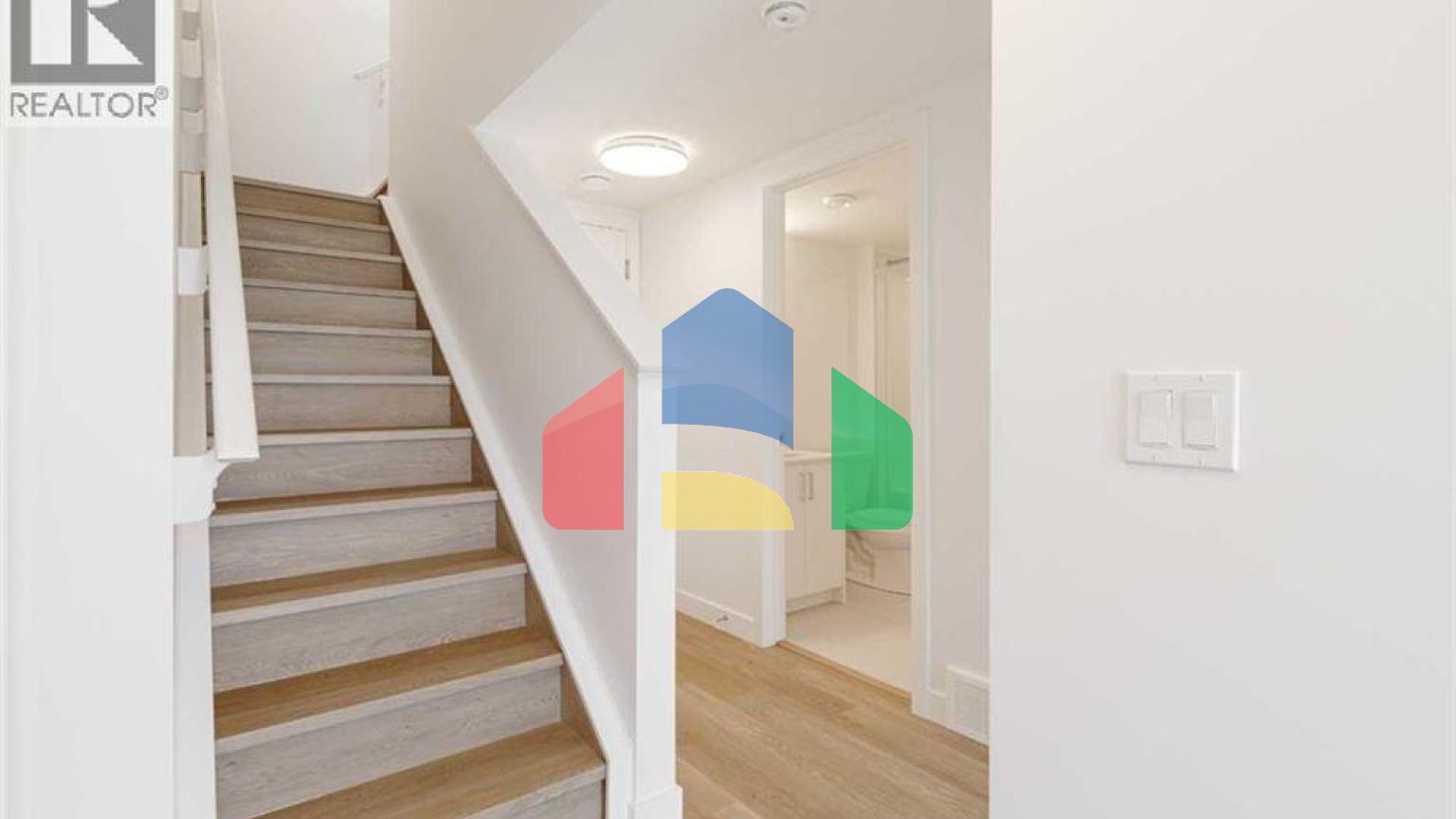 Residential - Single Family Home - Calgary, Canada - Canada