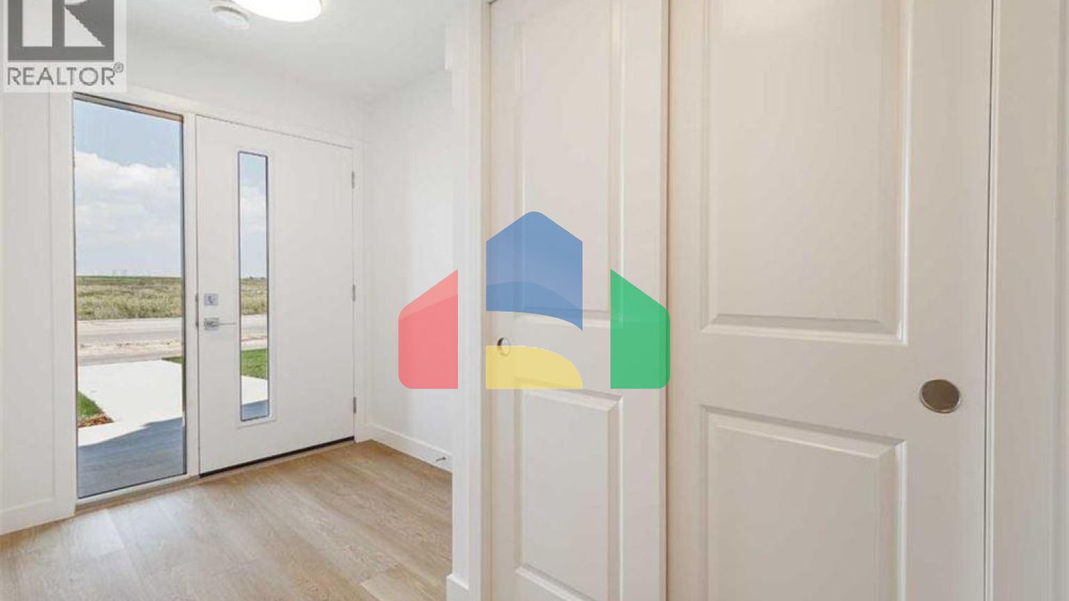 Residential - Single Family Home - Calgary, Canada - Canada