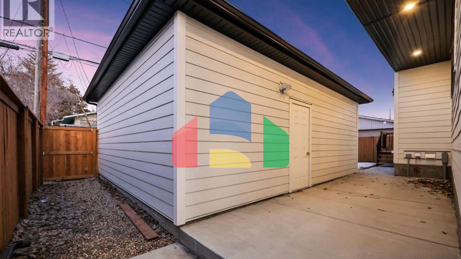 Residential - Single Family Home - Calgary, Canada - Canada