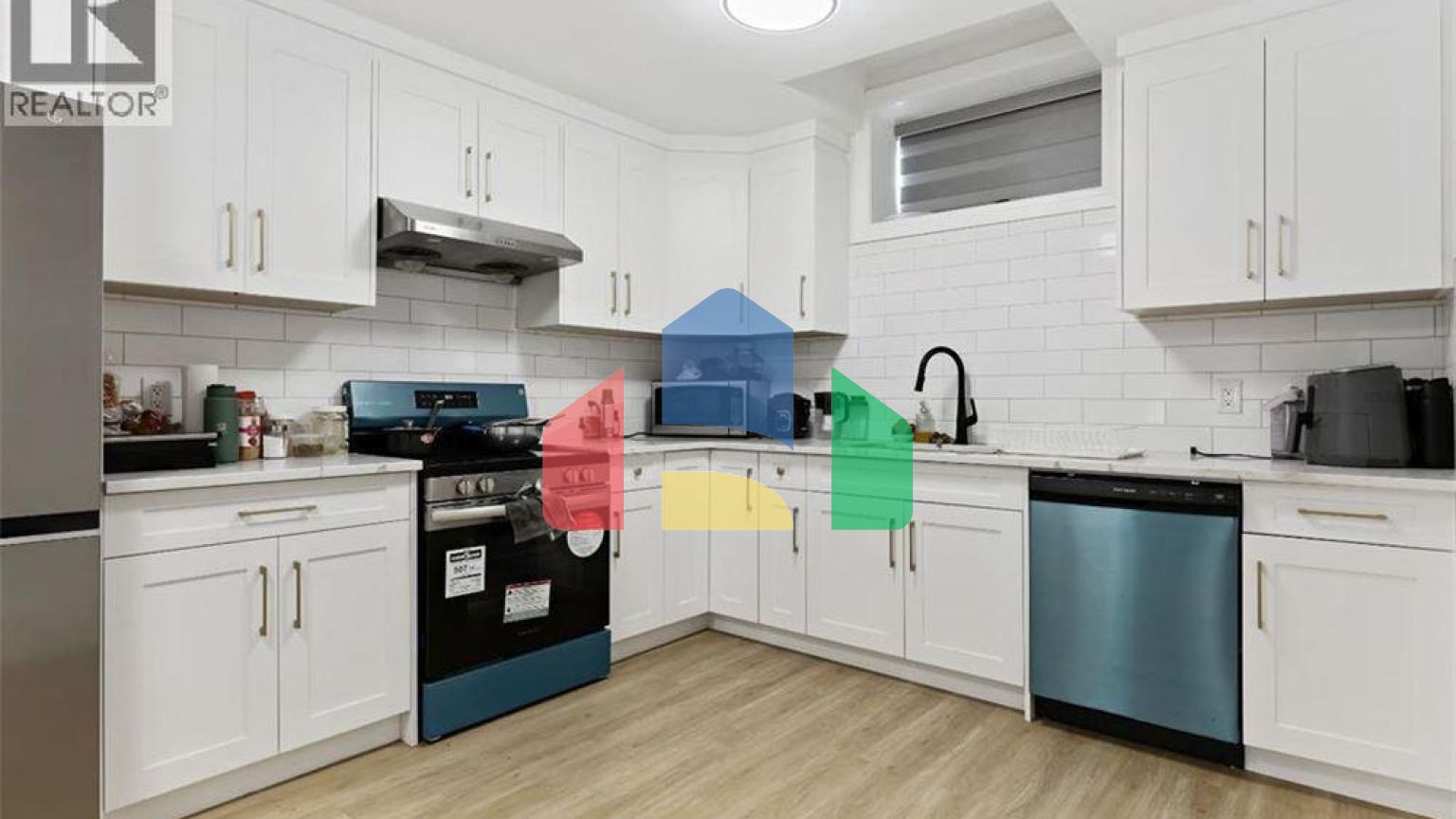 Residential - Single Family Home - Calgary, Canada - Canada