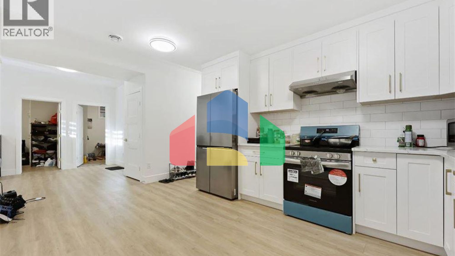 Residential - Single Family Home - Calgary, Canada - Canada