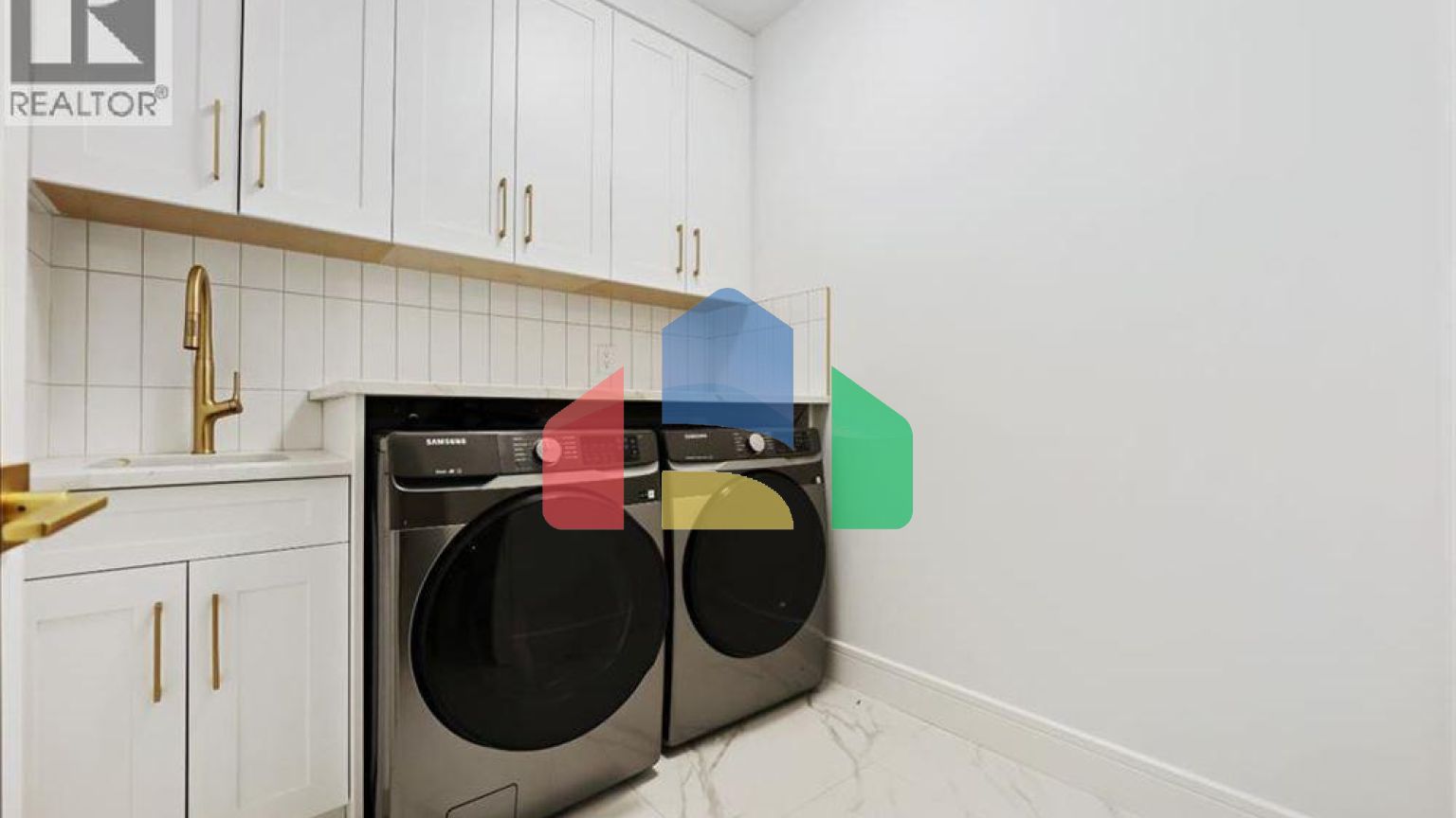 Residential - Single Family Home - Calgary, Canada - Canada