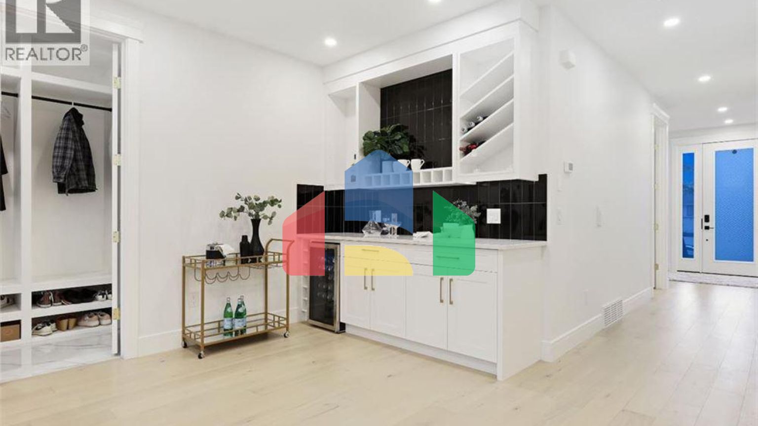 Residential - Single Family Home - Calgary, Canada - Canada