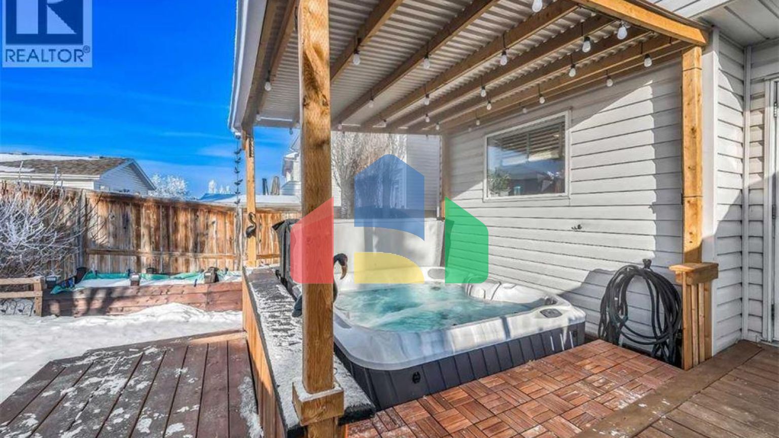 Residential - Single Family Home - Calgary, Canada - Canada