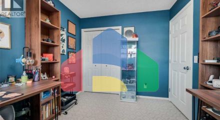 Residential - Single Family Home - Calgary, Canada - Canada