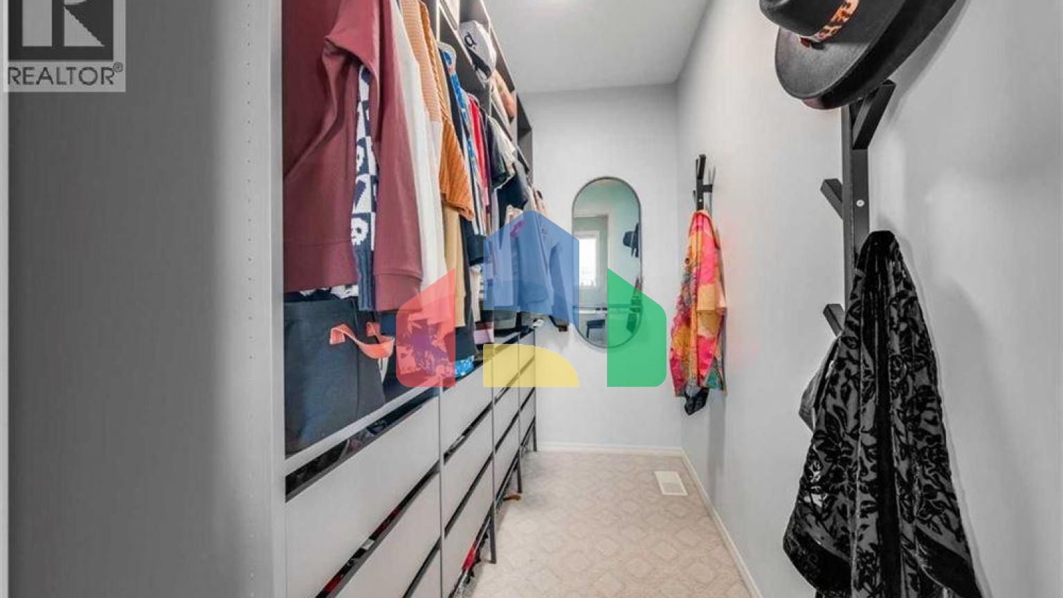 Residential - Single Family Home - Calgary, Canada - Canada