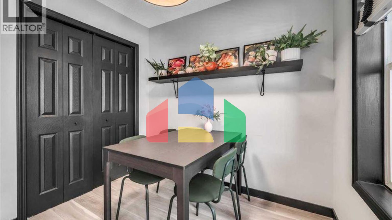 Residential - Single Family Home - Calgary, Canada - Canada