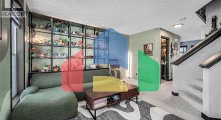 Residential - Single Family Home - Calgary, Canada - Canada