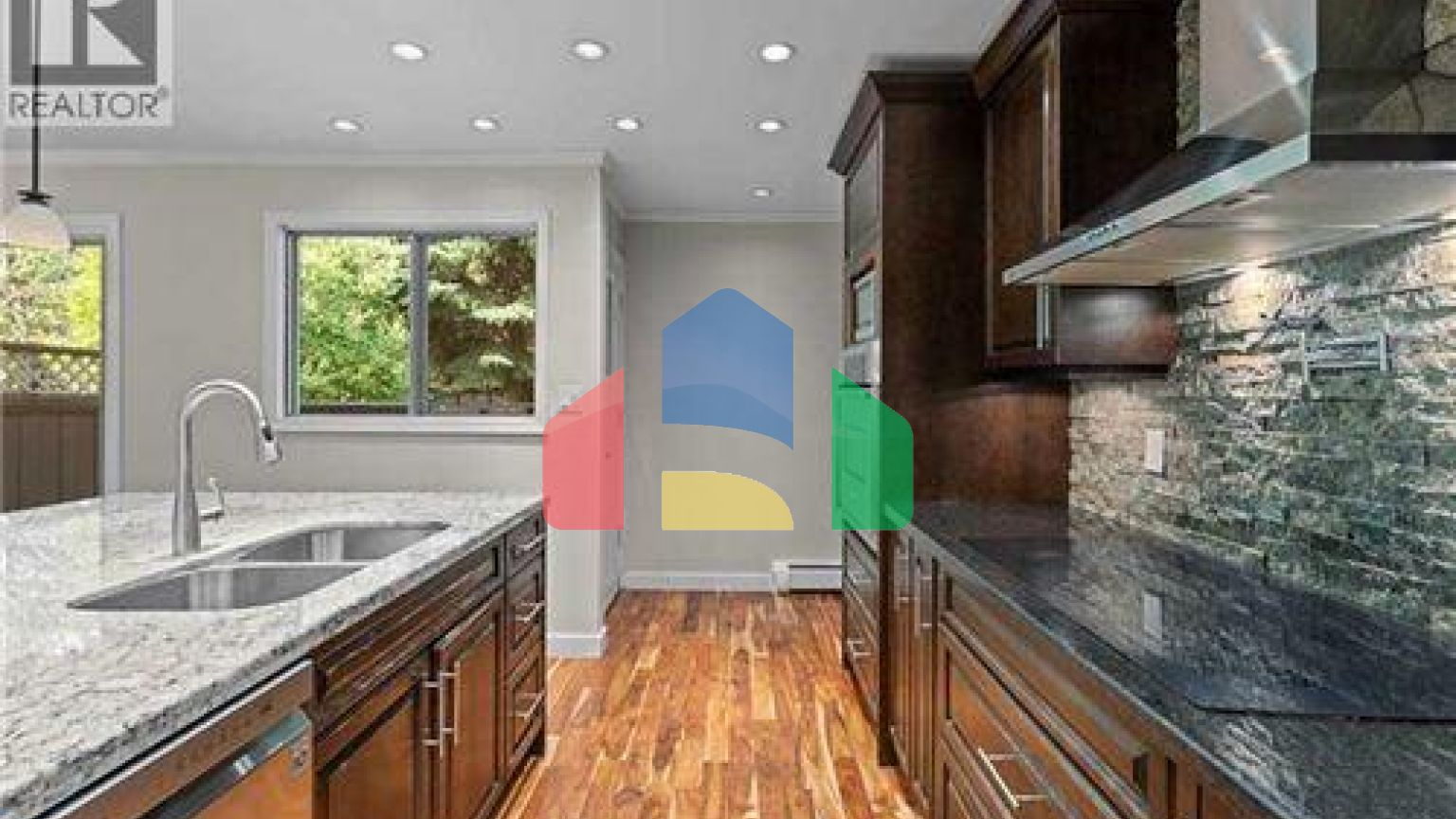 Residential - Townhouse - Calgary, Canada - Canada