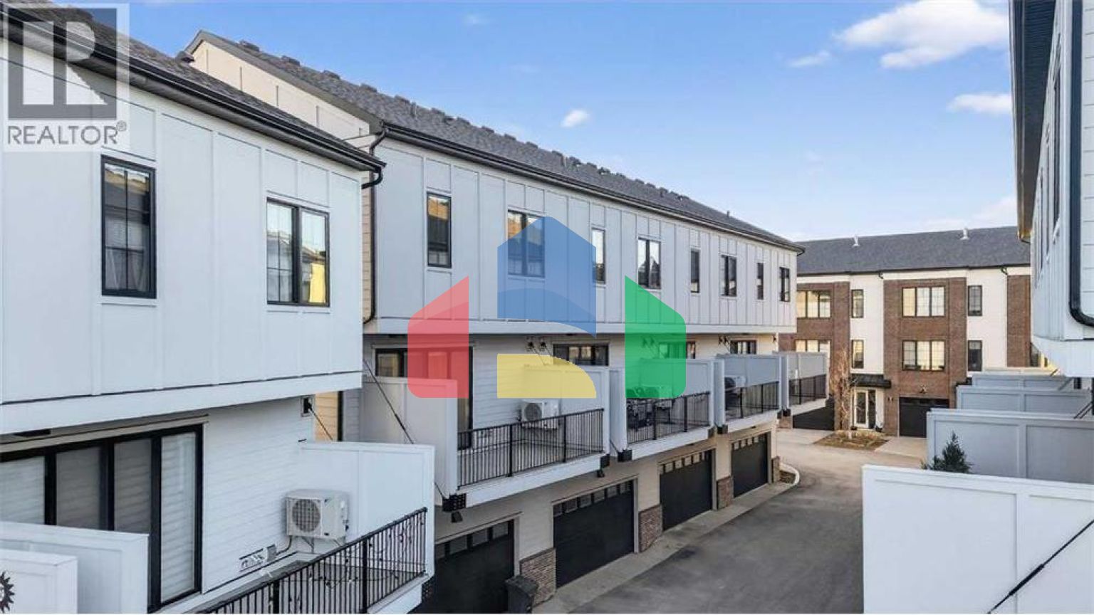 Residential - Single Family Home - Calgary, Canada - Canada