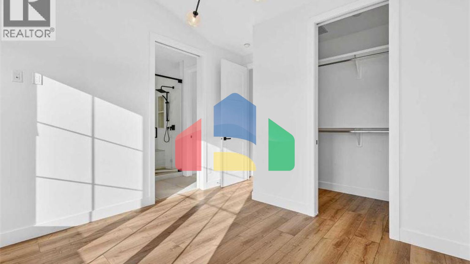 Residential - Single Family Home - Calgary, Canada - Canada