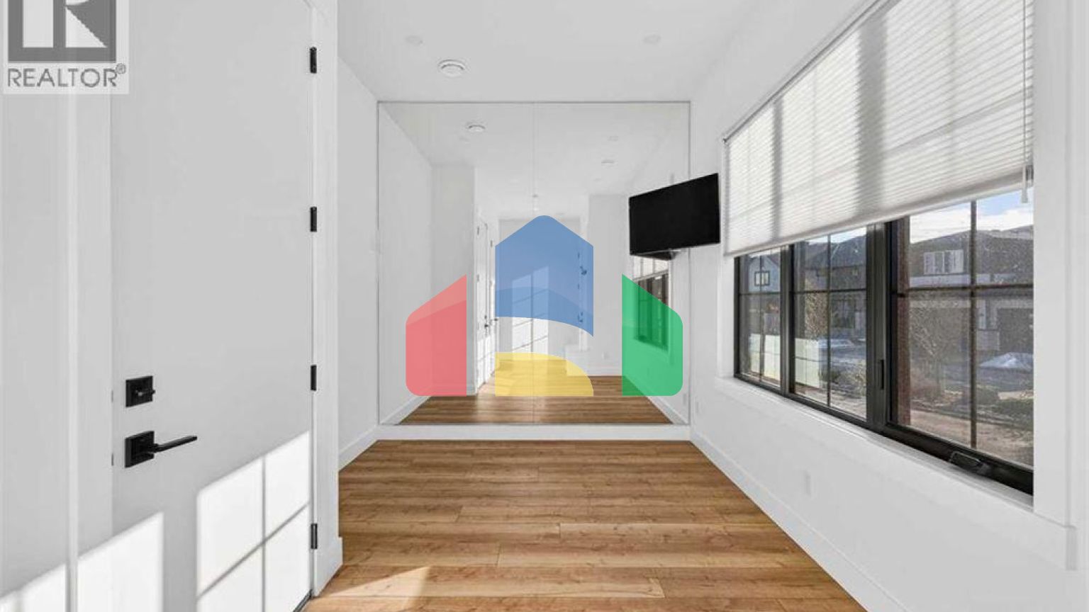 Residential - Single Family Home - Calgary, Canada - Canada