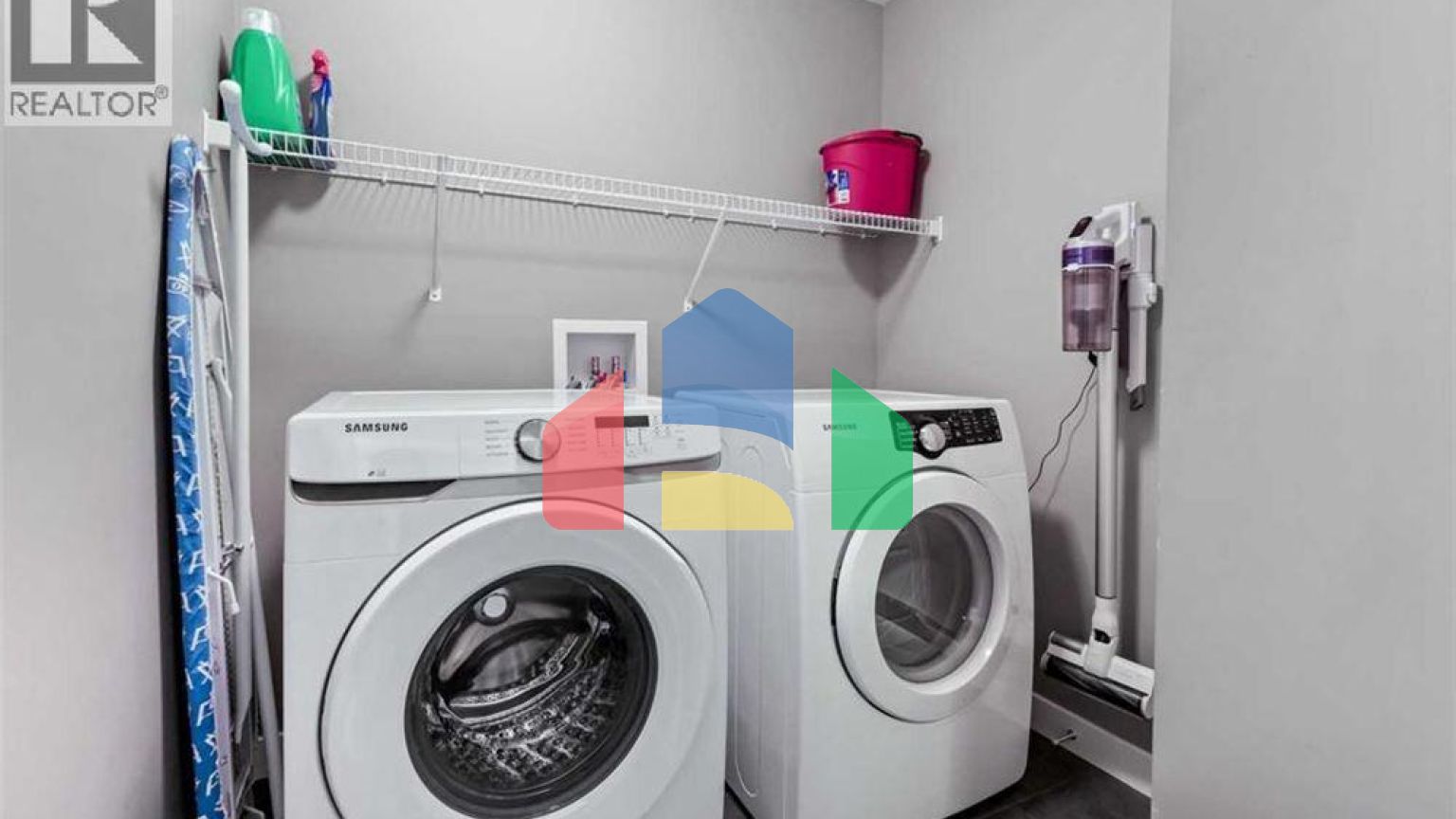 Residential - Townhouse - Calgary, Canada - Canada