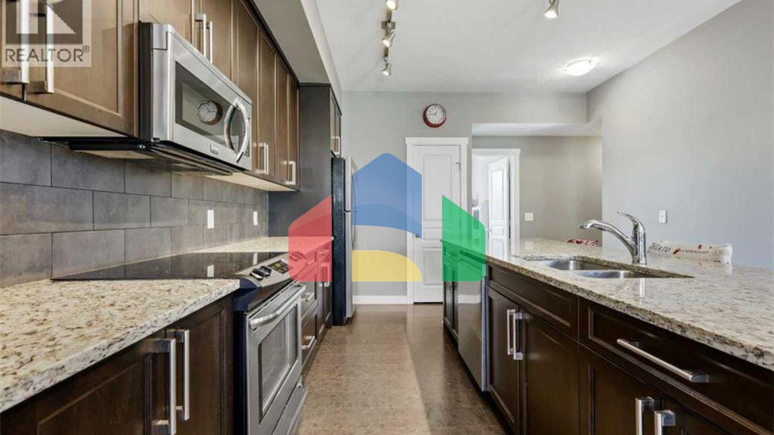 Residential - Townhouse - Calgary, Canada - Canada