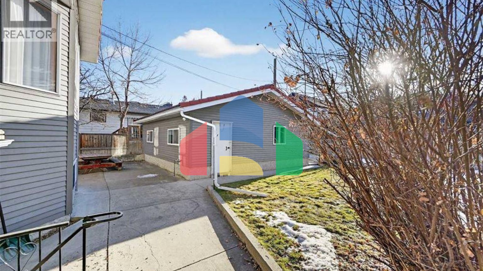 Residential - Single Family Home - Calgary, Canada - Canada