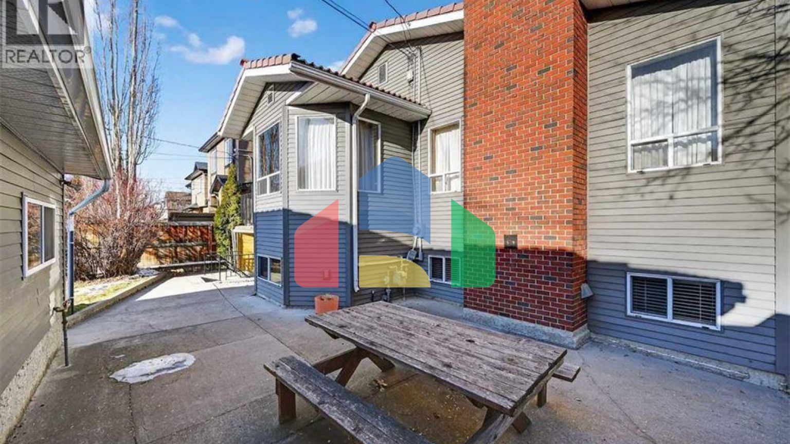 Residential - Single Family Home - Calgary, Canada - Canada